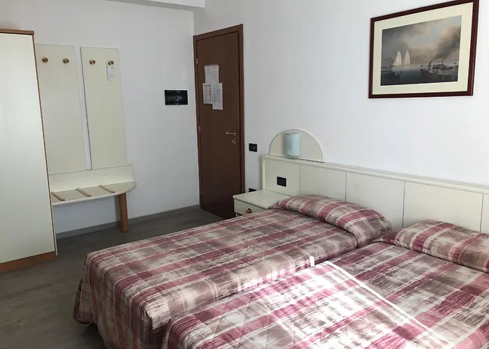 Hotel Alpi Del Mare