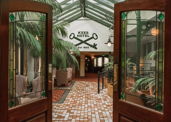 Kee'S Hotel