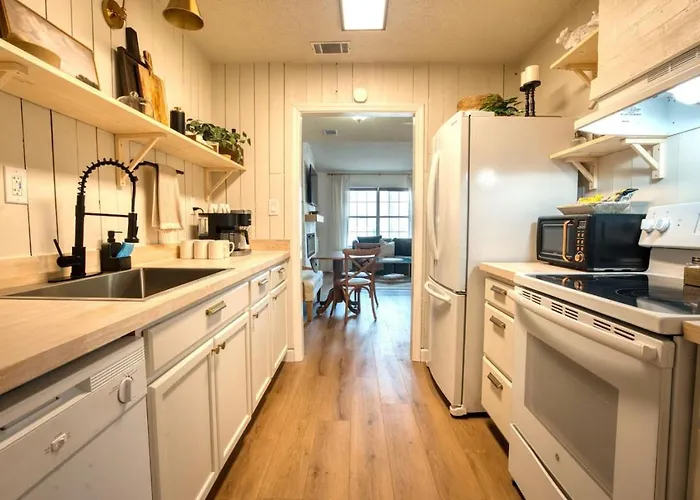 Southern Travel - Charming 3 Bedroom