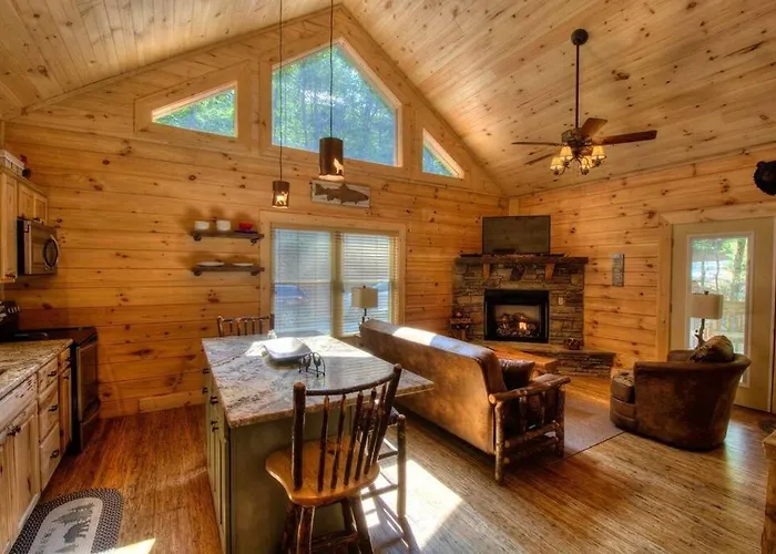 Honeymoon Getaway In Woods Near Noc And Smoky Mtn Rr