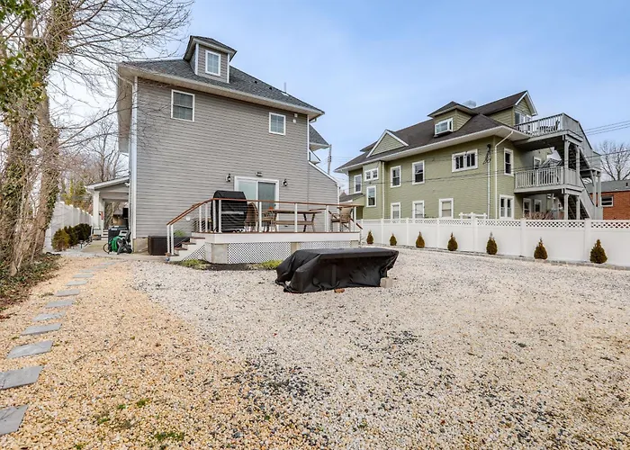 Long Branch Getaway - Walk To Beaches & Dining!