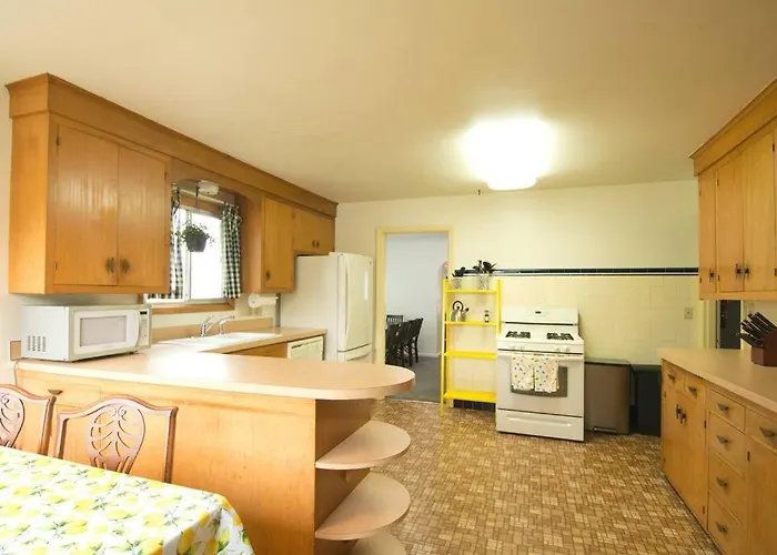 Spacious 5Br 2Ba Home - Fenced Yard, Bbq, Fire Pit