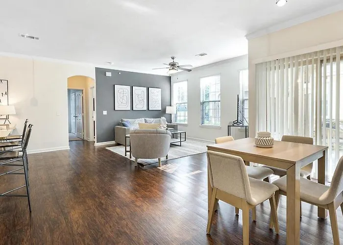 Landing Modern Apartment With Amazing Amenities