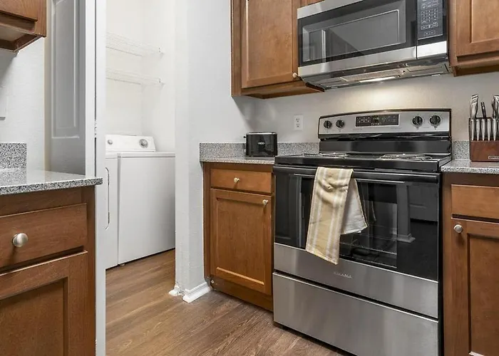 Landing Modern Apartment With Amazing Amenities