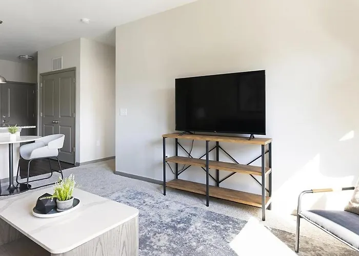 Landing Modern Apartment With Amazing Amenities