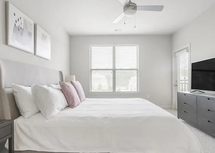 Landing Modern Apartment With Amazing Amenities