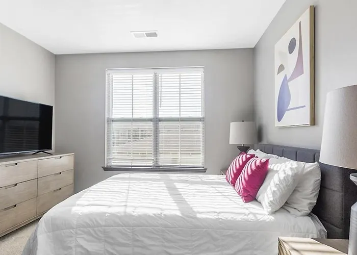 Landing Modern Apartment With Amazing Amenities