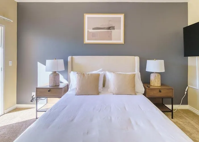 Landing Modern Apartment With Amazing Amenities