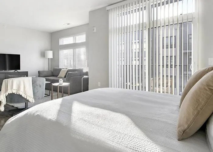 Landing Modern Apartment With Amazing Amenities