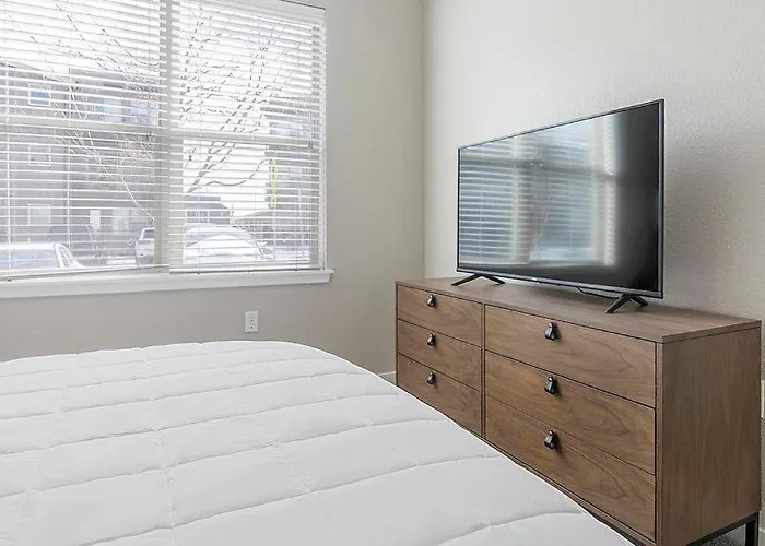 Landing Modern Apartment With Amazing Amenities