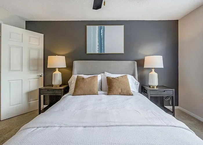 Landing Modern Apartment With Amazing Amenities
