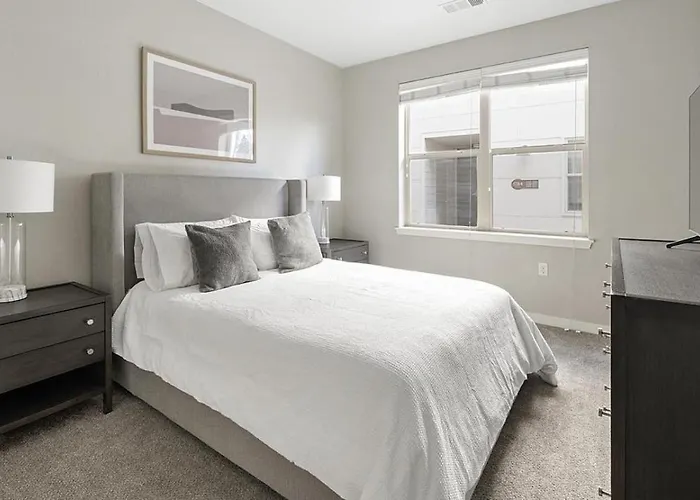 Landing Modern Apartment With Amazing Amenities