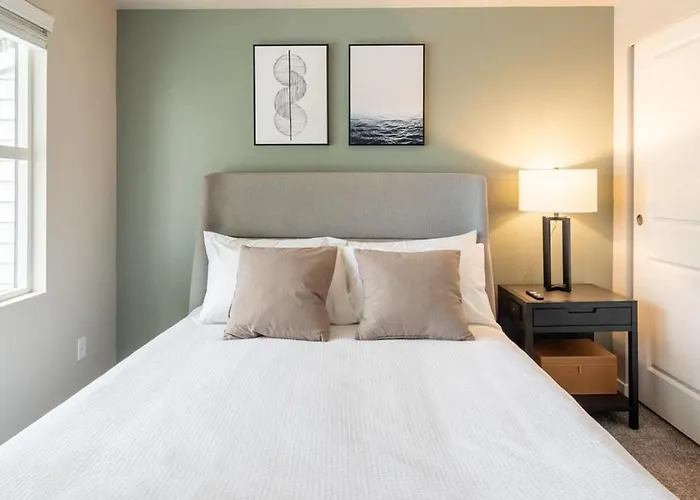 Landing Modern Apartment With Amazing Amenities