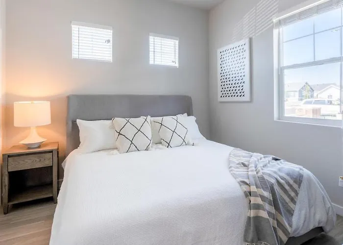 Landing Modern Apartment With Amazing Amenities