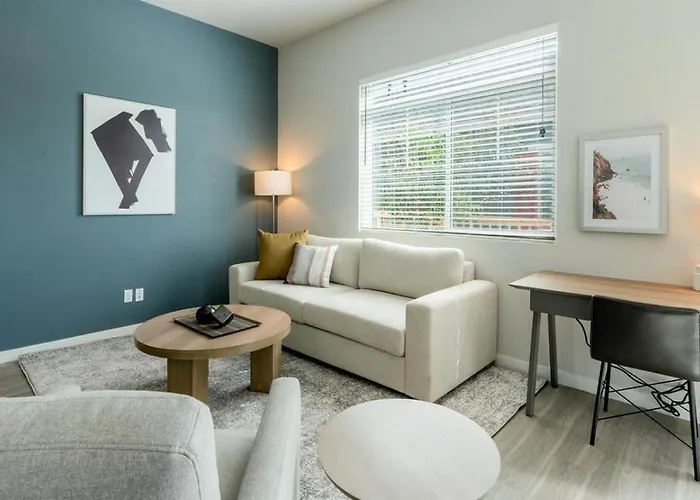 Landing Modern Apartment With Amazing Amenities