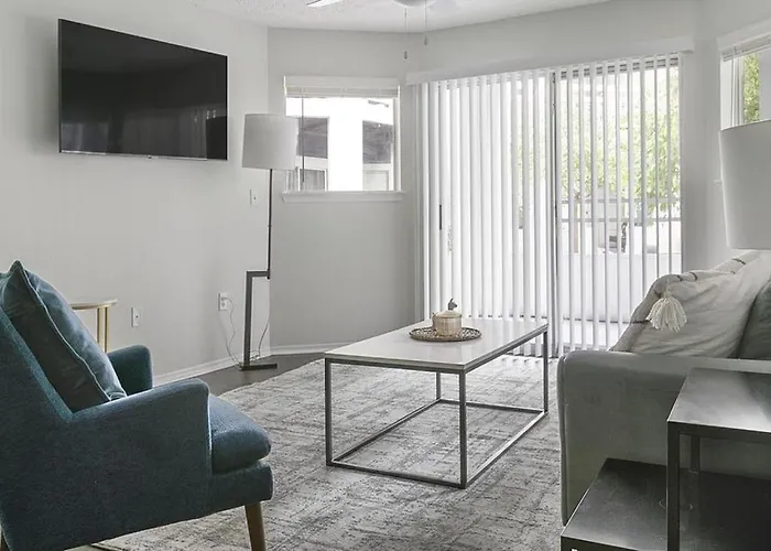 Landing Modern Apartment With Amazing Amenities