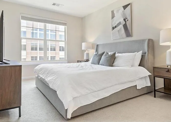 Landing Modern Apartment With Amazing Amenities