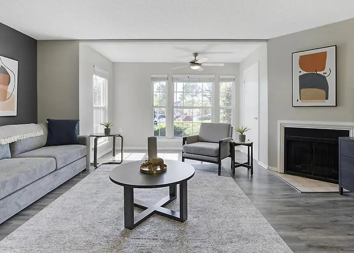 Landing Modern Apartment With Amazing Amenities