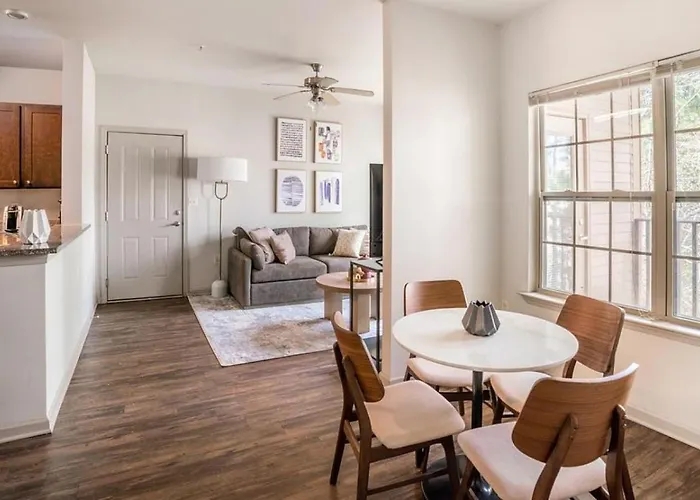 Landing Modern Apartment With Amazing Amenities