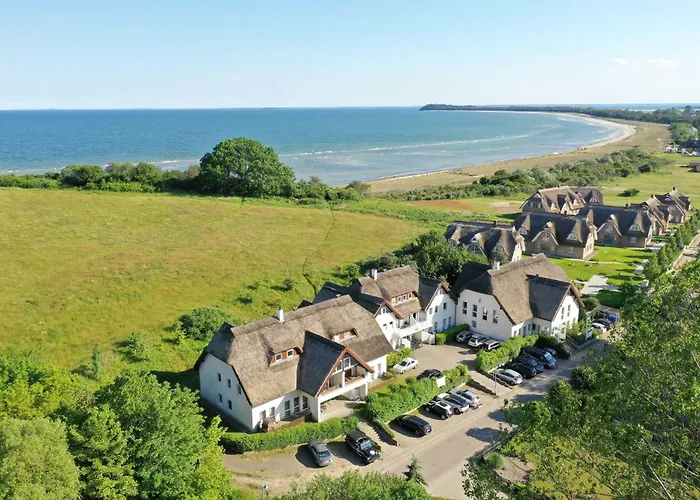 Strandhaus Moenchgut Bed & Breakfast Lobbe