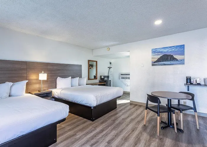 Coastal Breeze Inn