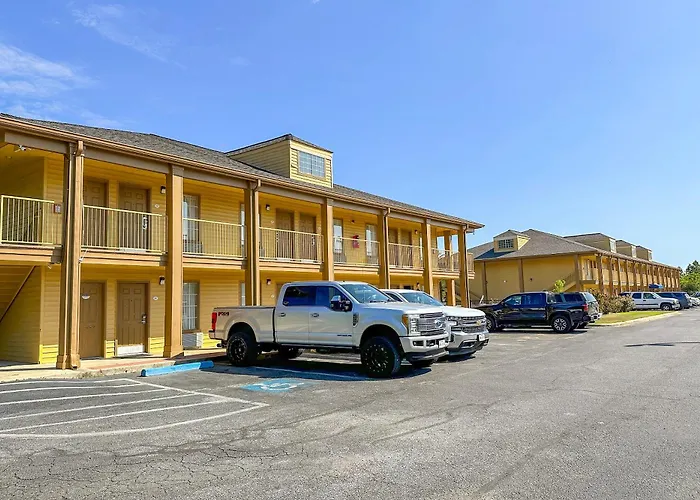 Bonita Lakes Inn By Capital O Meridian I20