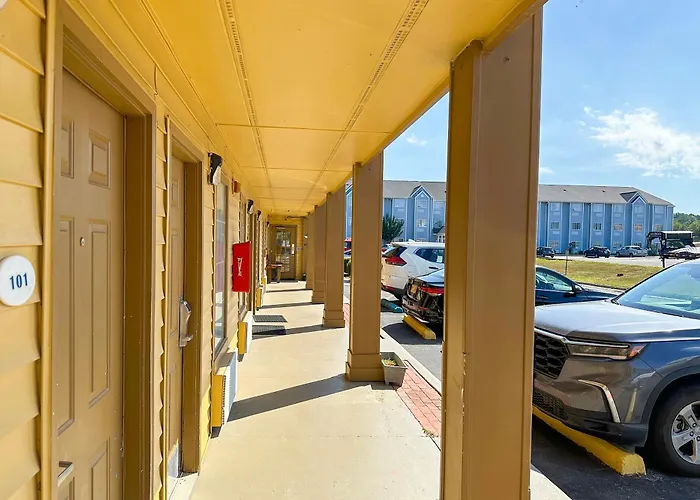 Bonita Lakes Inn By Capital O Meridian I20