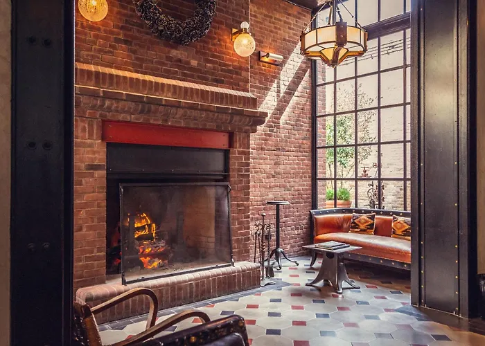 Hotel Emma At Pearl On The Riverwalk