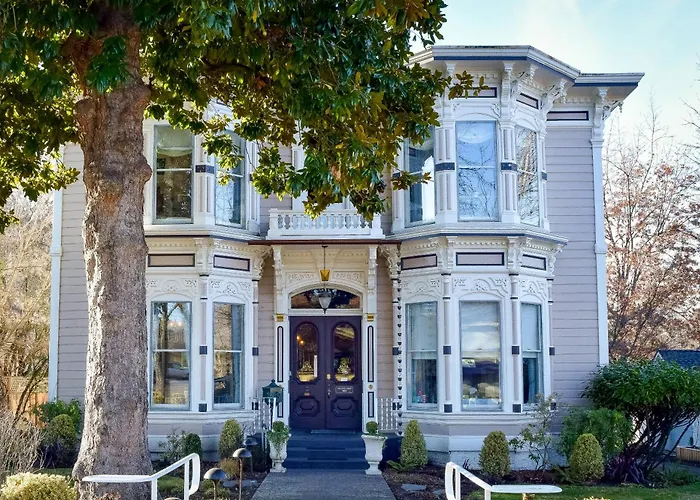 McCall House Boutique Hotel