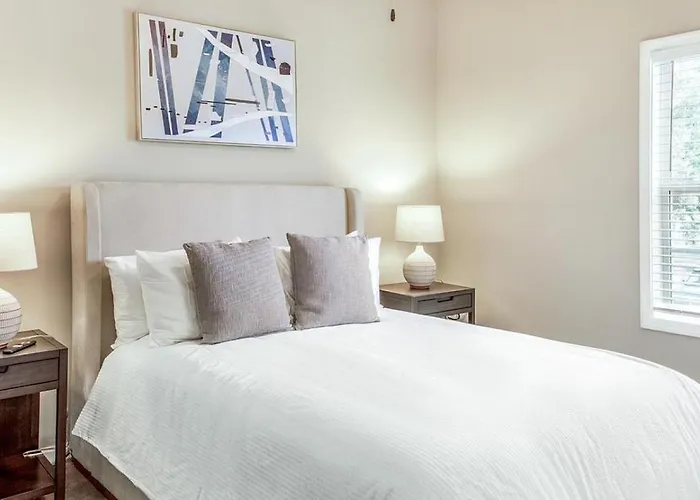 Landing Modern Apartment With Amazing Amenities