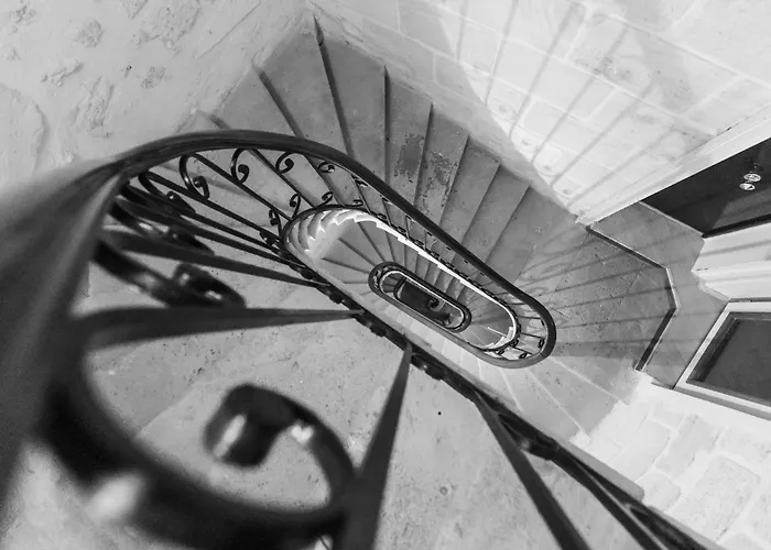 Hotel La Tour Intendance