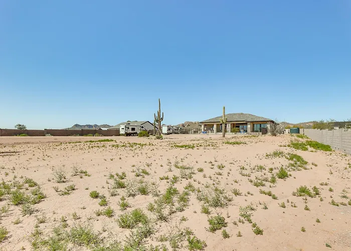 7 Mi To Lost Dutchman: Home W/ Pool + Patio!