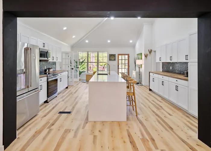 Urban Farmhouse With A Modernism Twist!