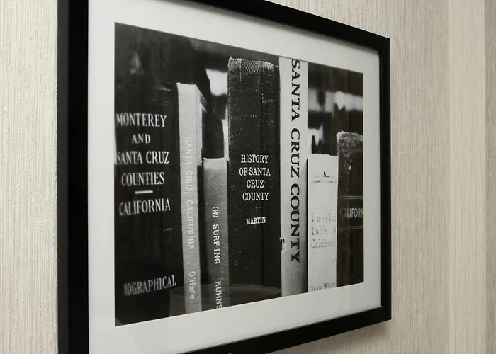Hotel Paradox, Autograph Collection