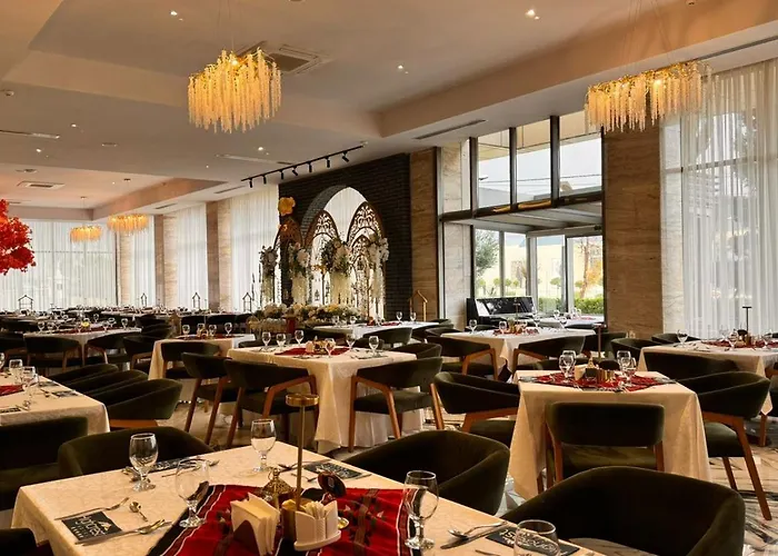 Highcrest Hotel