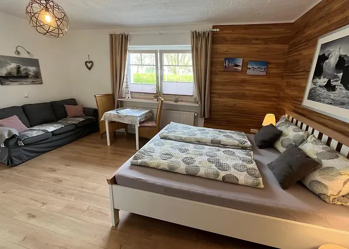 Appartement 1 mit Küche und neuem Bad, frisch saniert