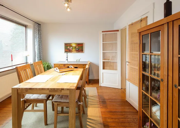 Ferienhaus Seeschwalbe mit großem Garten