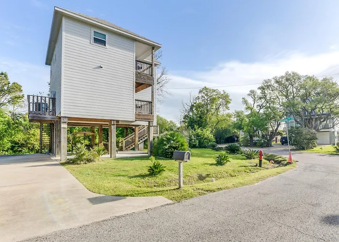 Seabrook Getaway W/ Balconies & Bay Views!