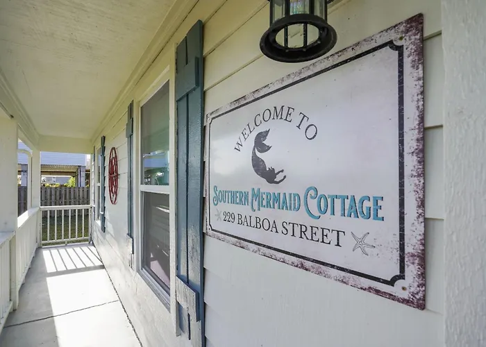 Southern Mermaid Cottage- Pet Friendly Fenced