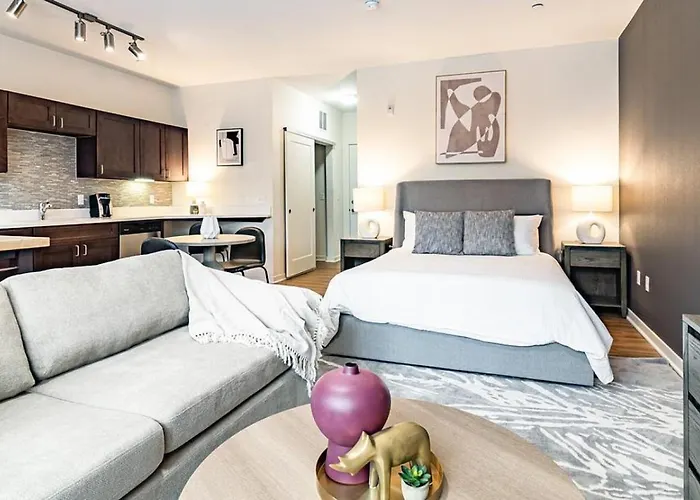 Landing Modern Apartment With Amazing Amenities