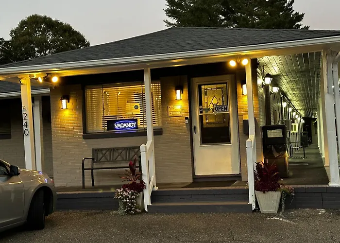 Bea'S Parkway Inn