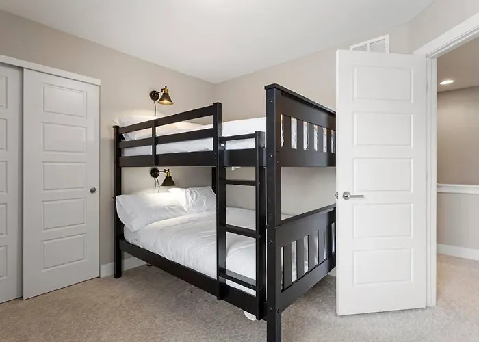 Luxury Home: Monthly Rental House Near Denver