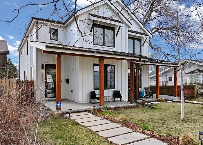Luxury Home: Monthly Rental House Near Denver