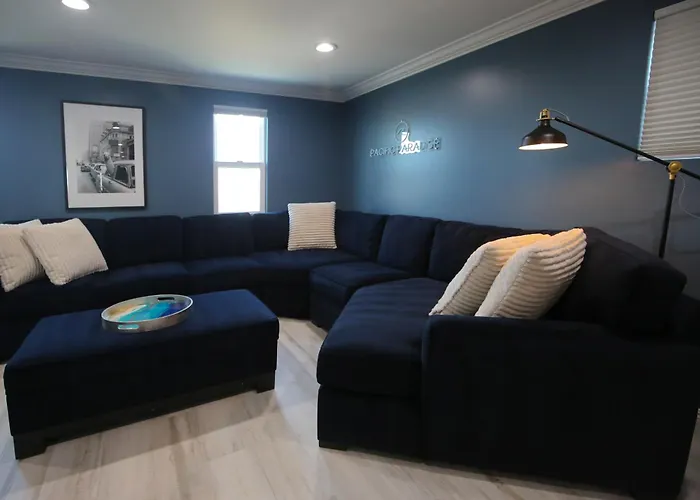World Cup Retreat! Steps To Sand, Luxury Beach House, Game Room, Firepit, Ensuite Beds, Pets Ok