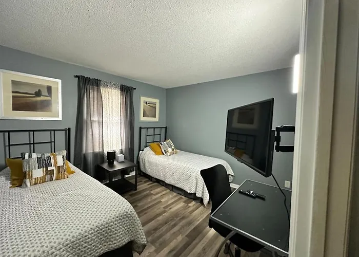 Condo Comforts Of Homme