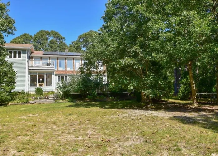 Beautiful Private & Spacious Great Location Large Outdoor Stone Patio