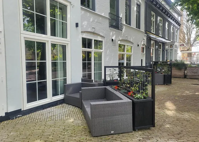 Hotel Bom
