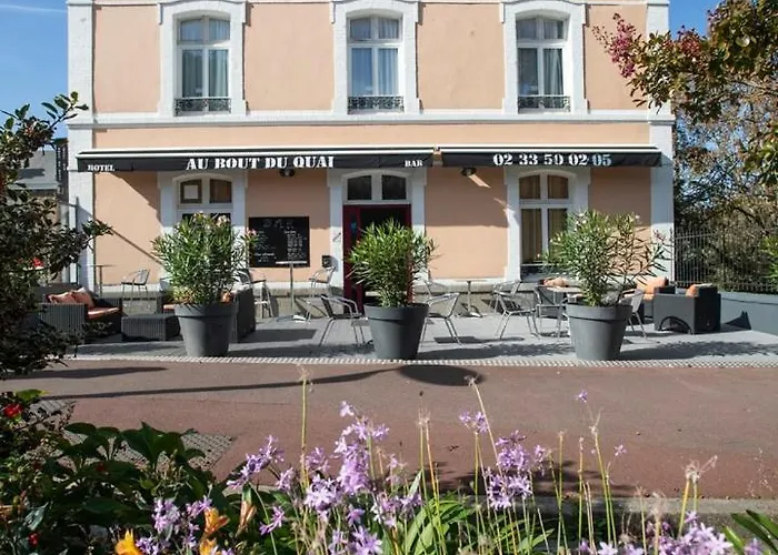 Au Bout Du Quai