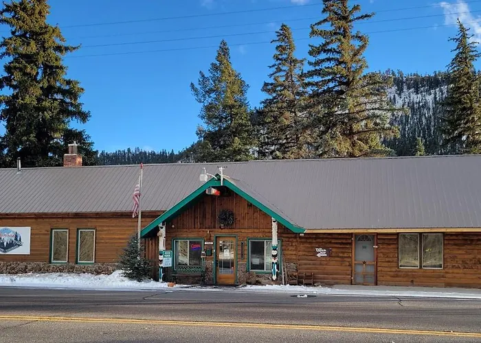 Chinook Cabins & Rv Park