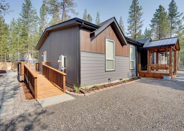 'The Hub' La Pine Vacation Rental - Dog Friendly!